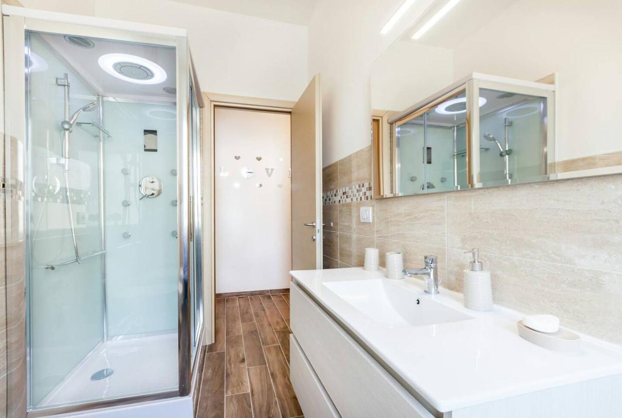 Residenza Larissa Luxury 1 Apartment Verona Ngoại thất bức ảnh